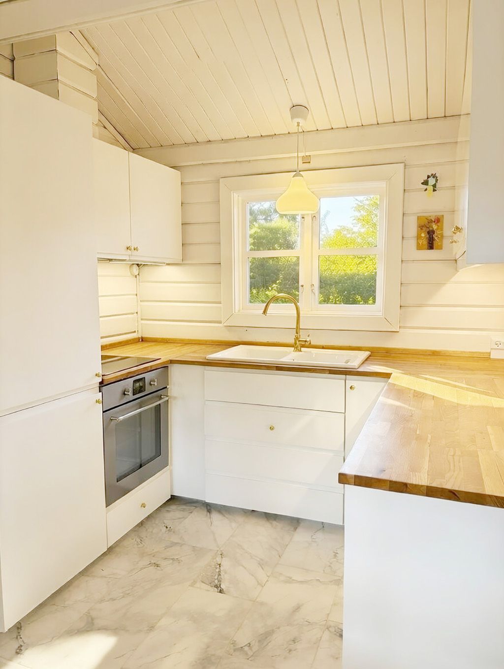 Nyrenoveret sommerhus + anneks ca. 20m2 ved Nordkysten udlejes - 500m fra vandet