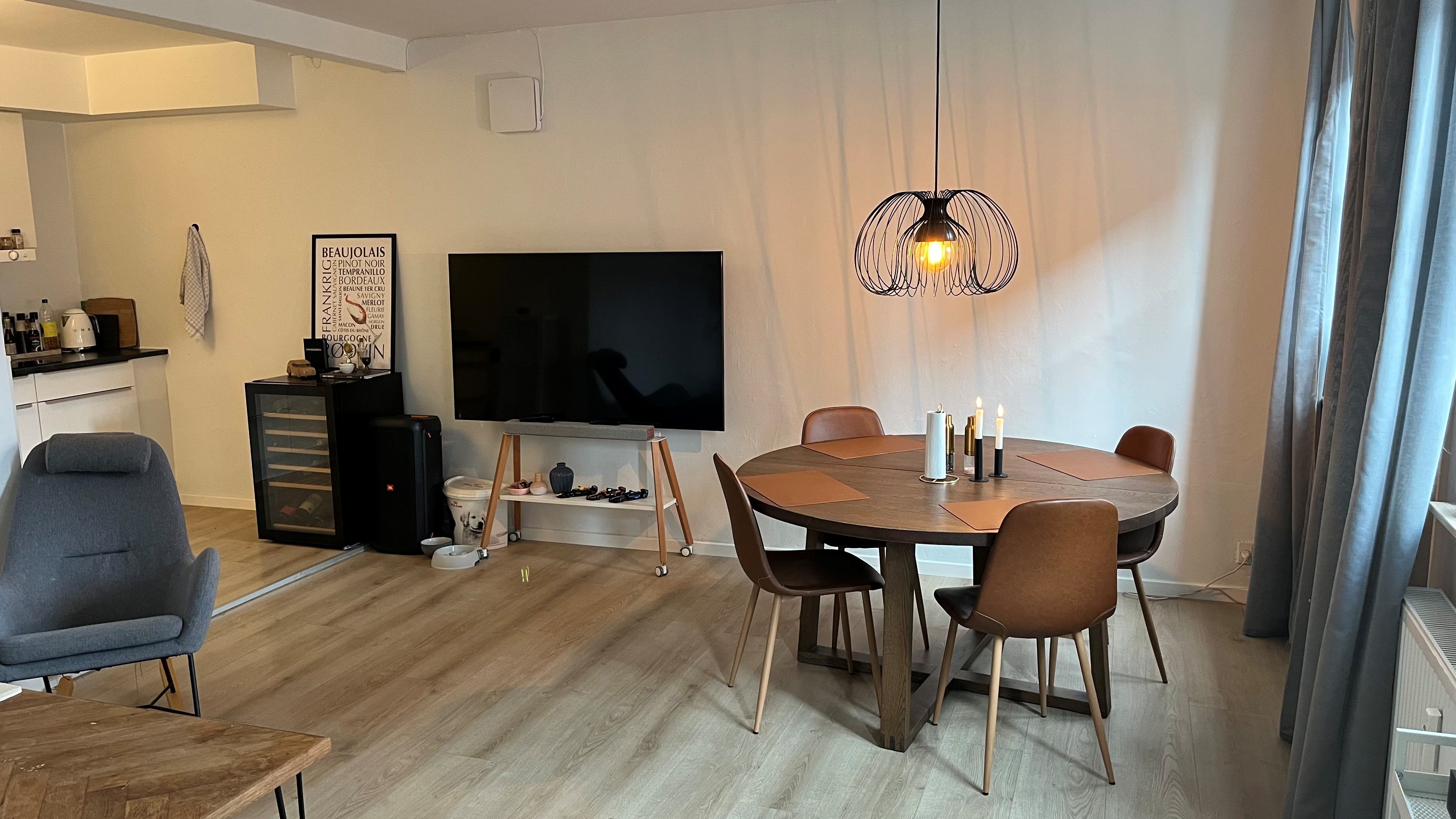 Totalrenoveret lejlighed i stueetagen