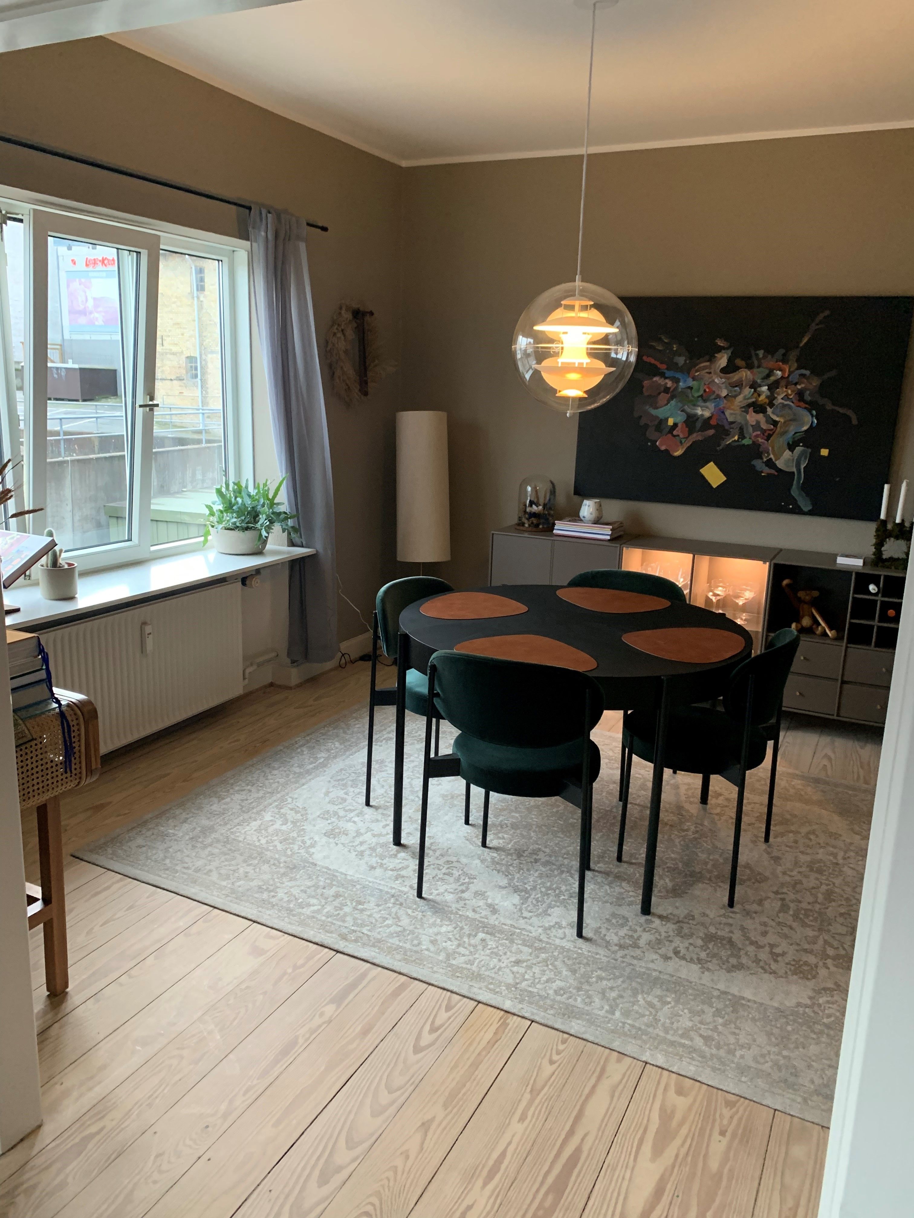 Nyrenoveret 3 værelses lejlighed centralt i Aabenraa 