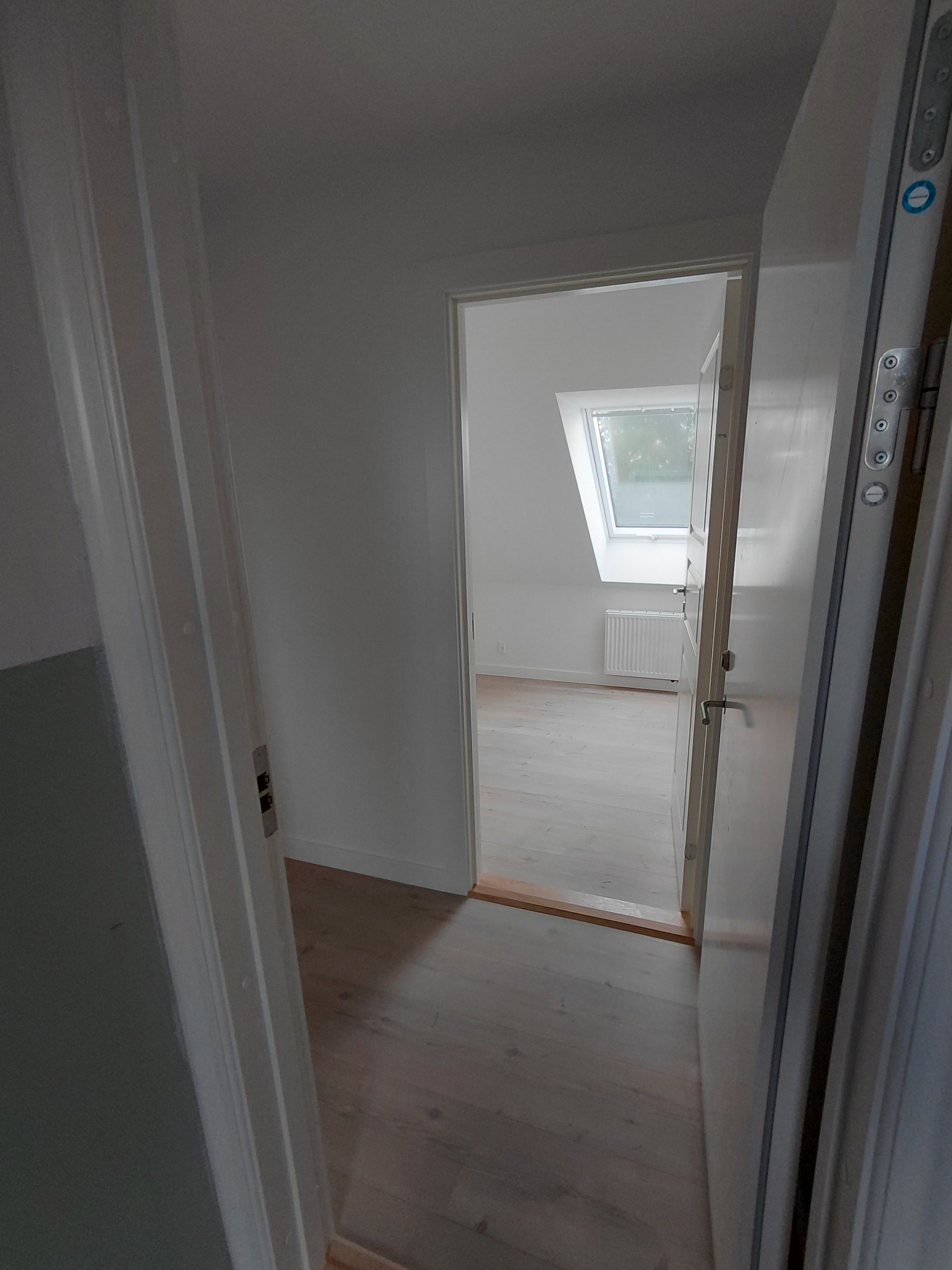 Totalrenoveret 3 værelses lejlighed