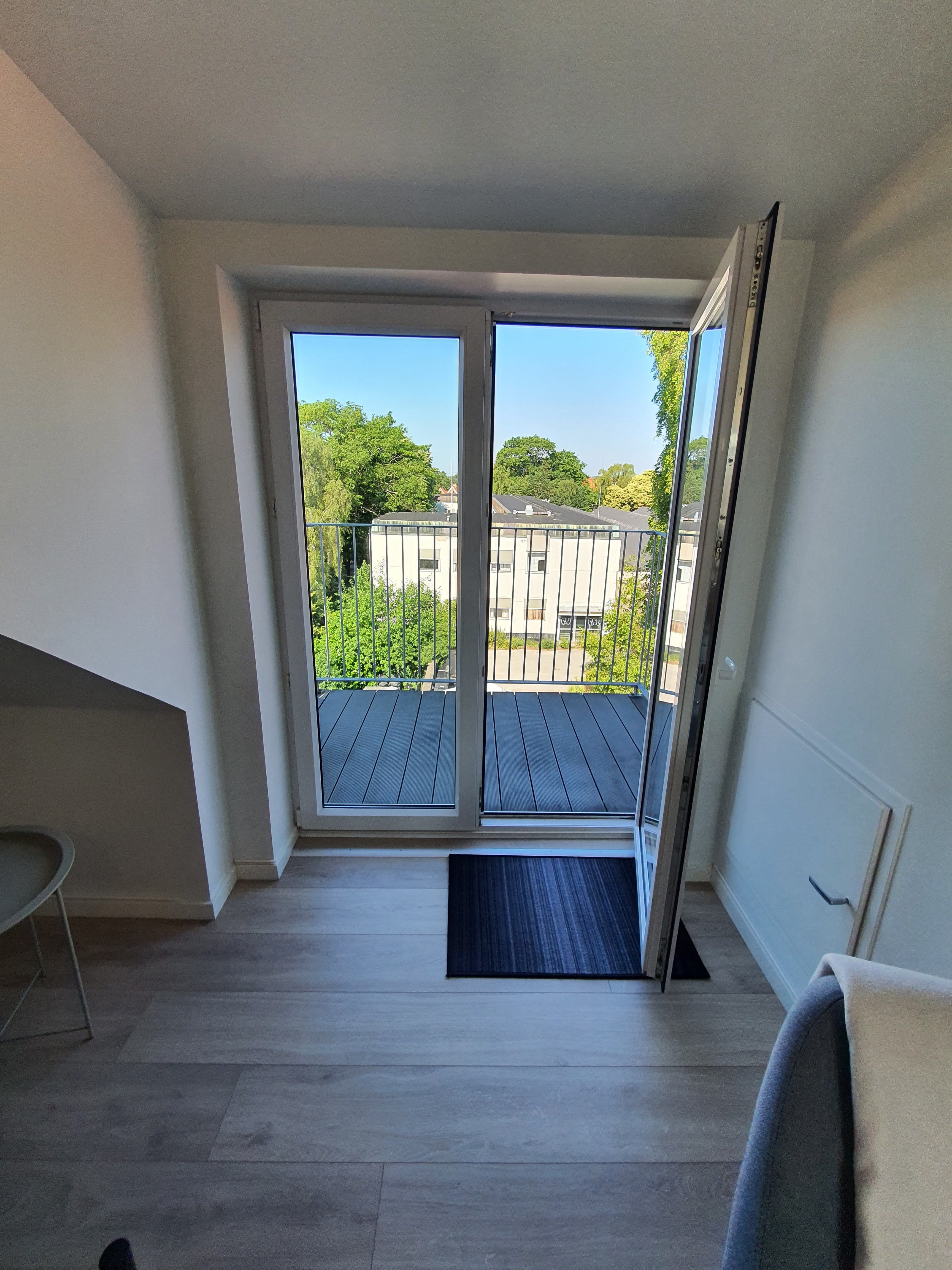 Møbleret taglejlighed med udsigt, Furnished apartment