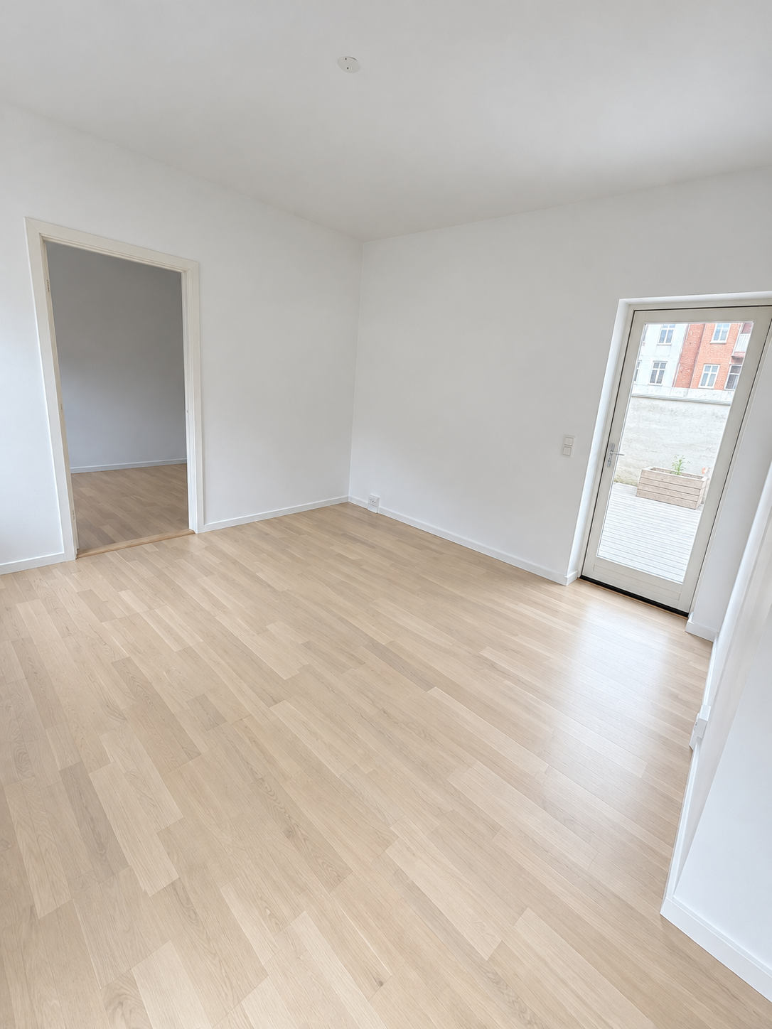 Slagelses C. Skøn ugenert Byhus/Lejlighed med egene taresser.