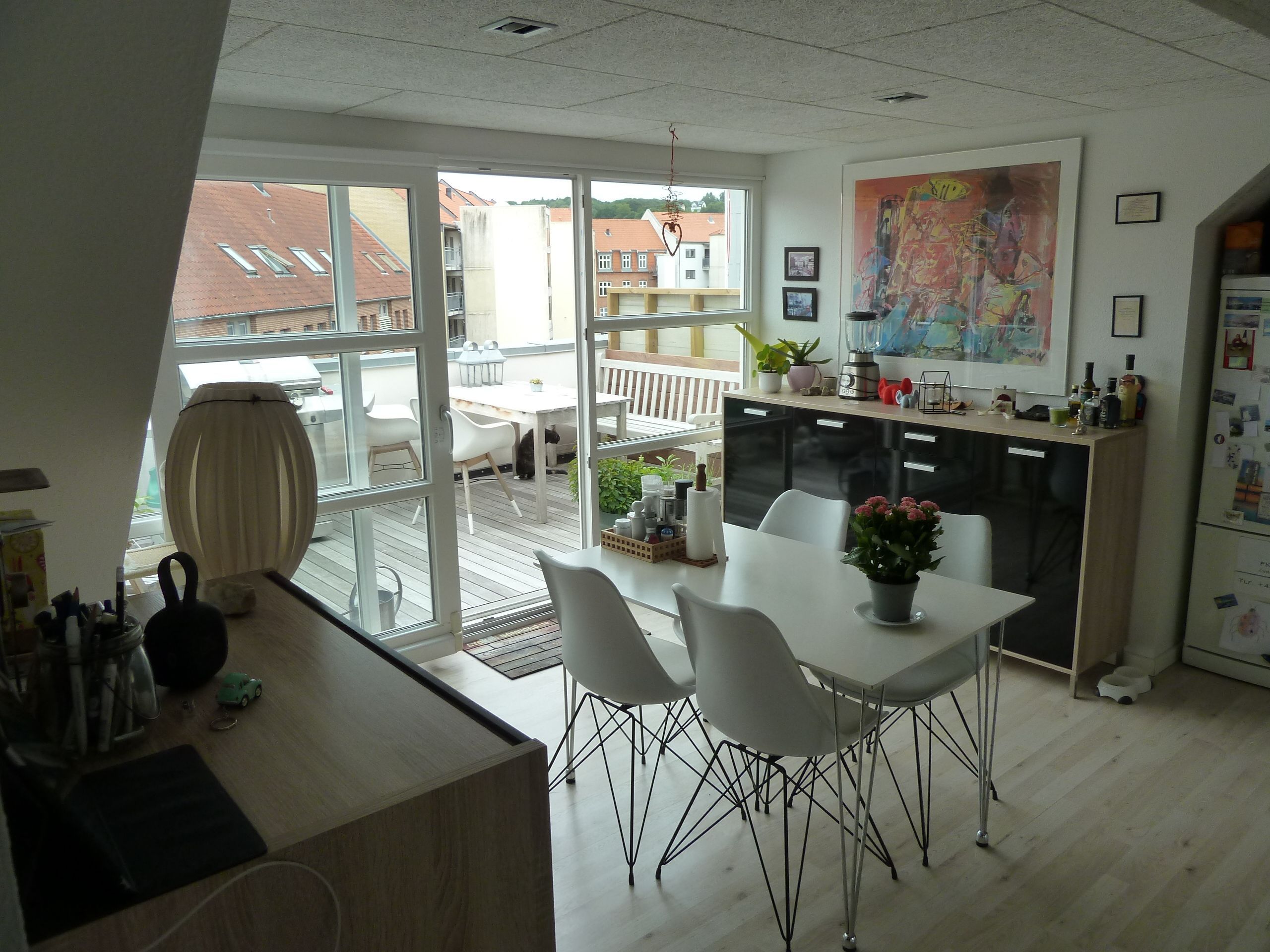 Flot taglejlighed m/  stor terrasse