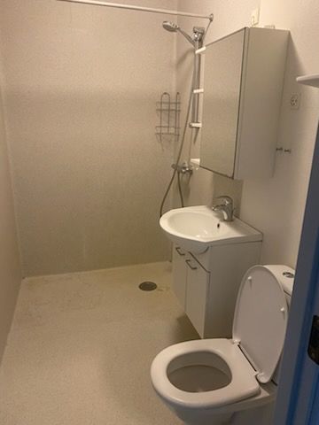3 værelses lejlighed med parkering ved døren.