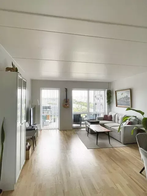Indflytningsklar 2-værelses på 75 m2 med altan, elevator, fri parkering og husdyr tilladt