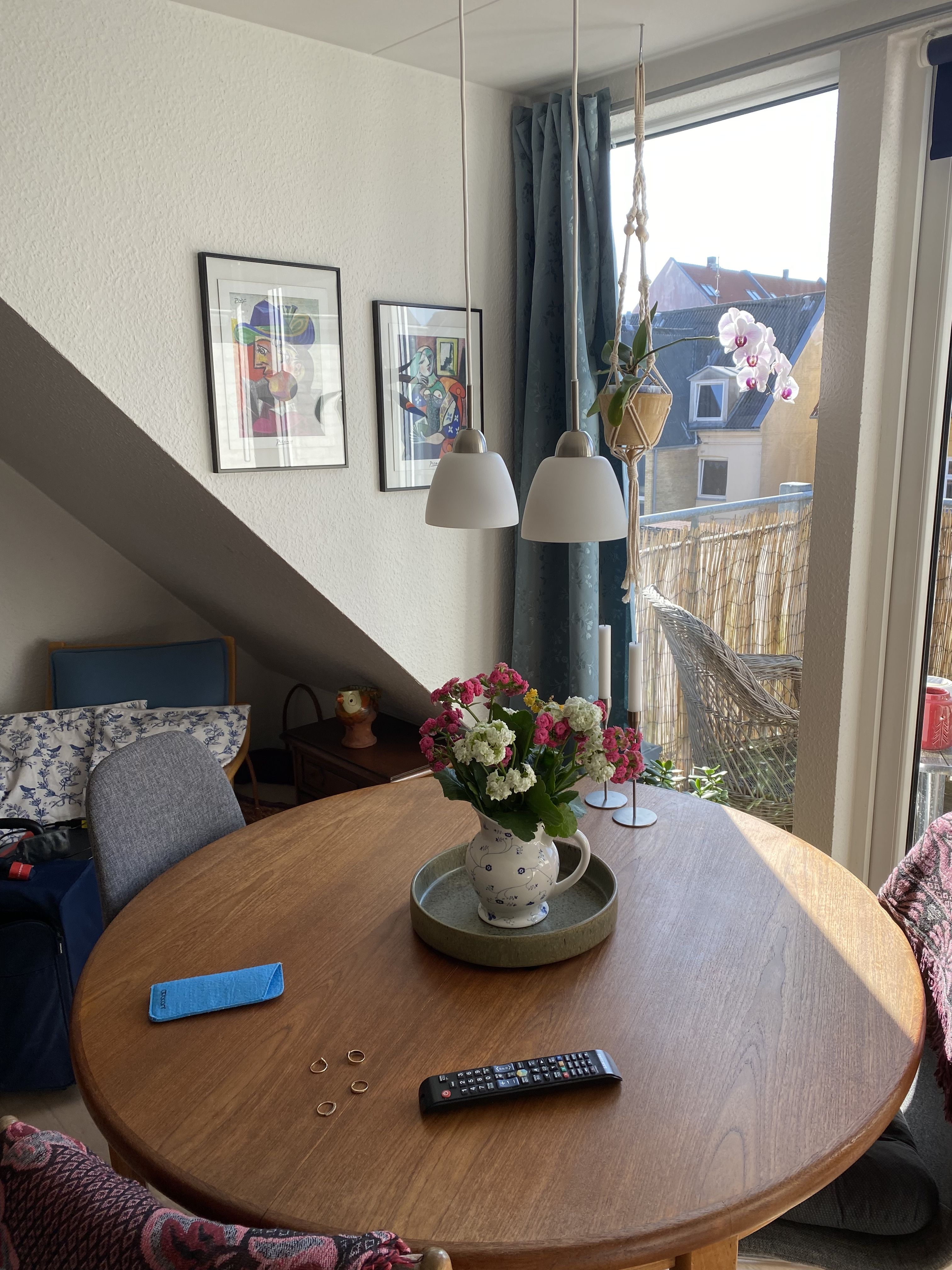 Dejlig 2-værelses lejlighed Tæt v/kennedy Arkaden og Banegård med aften sol altanen