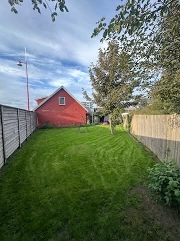 Hus med dejlig have og terrasse