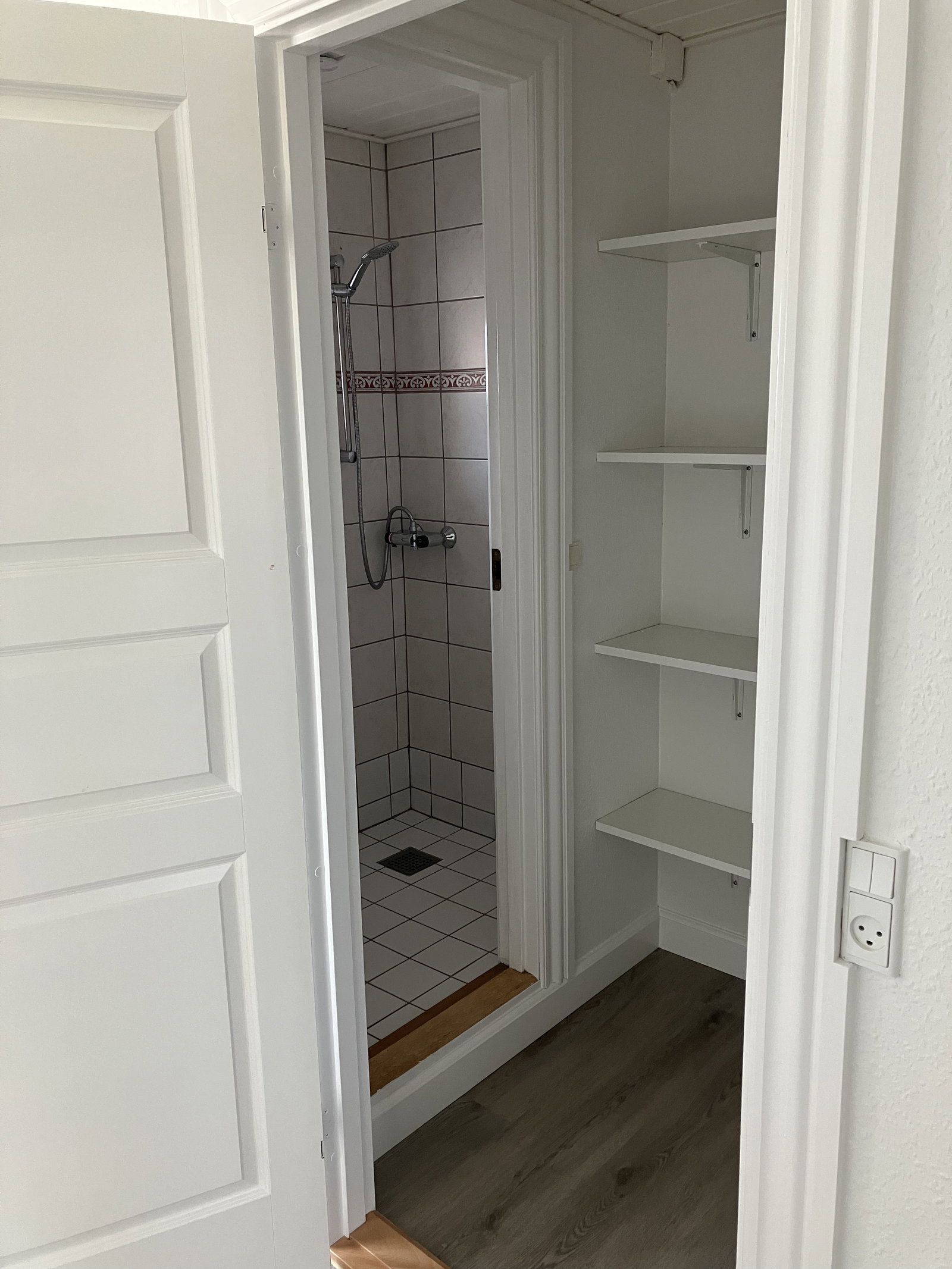 Centralt belliggende lejlighed ved Rema 1000 i Hals.