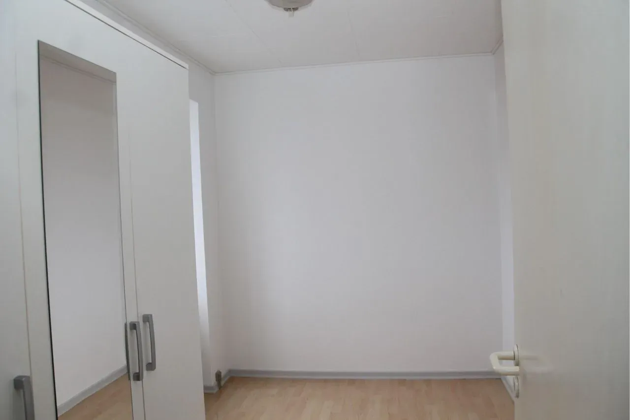 Fin 2-værelses med fælles tagterrasse og elevator