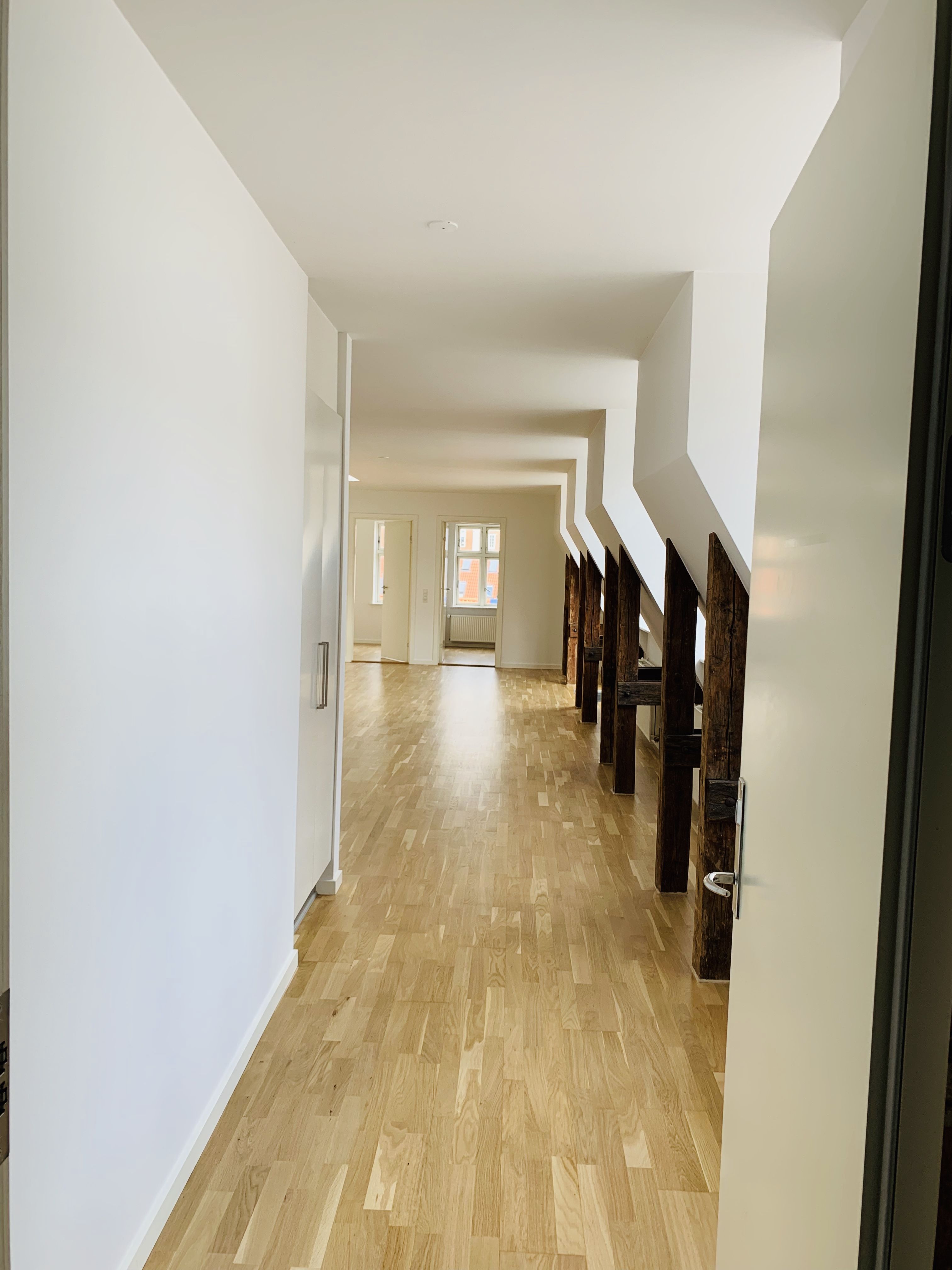 Enestående 3-værelses taglejlighed midt i Horsens – 106 m² med altan