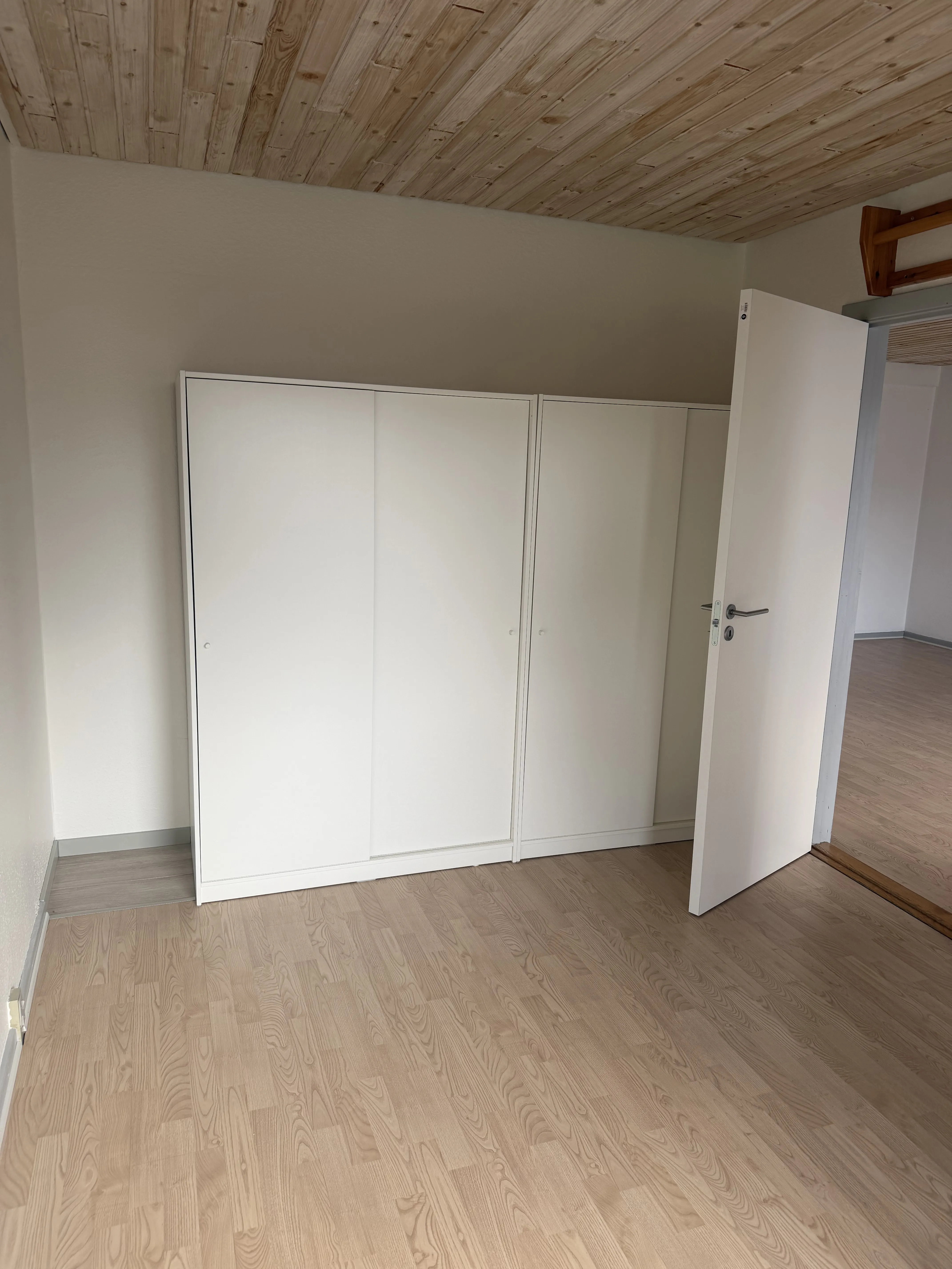Skøn lejlighed med sydvendt altan og parkering