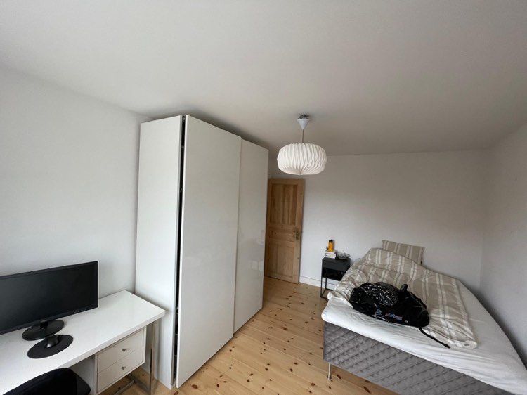 leder efter en roomate