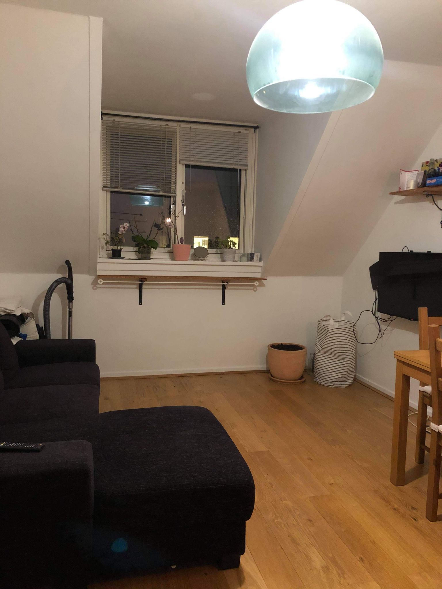 Perfect room ready to move in from 1. July for female 25-35 in shared flat