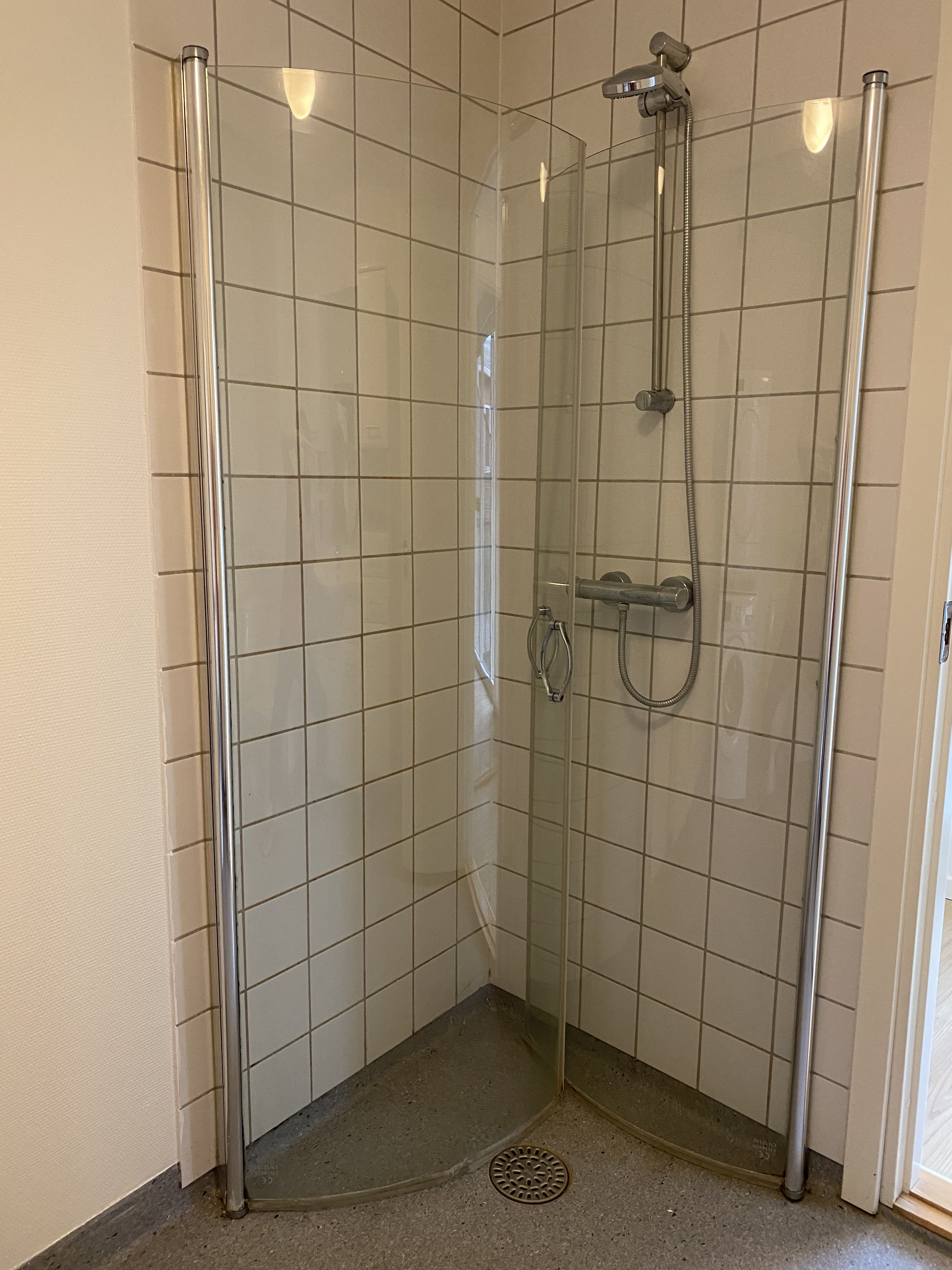 Dejlig, renoveret lejlighed med altan, beliggende tæt på midtbyen
