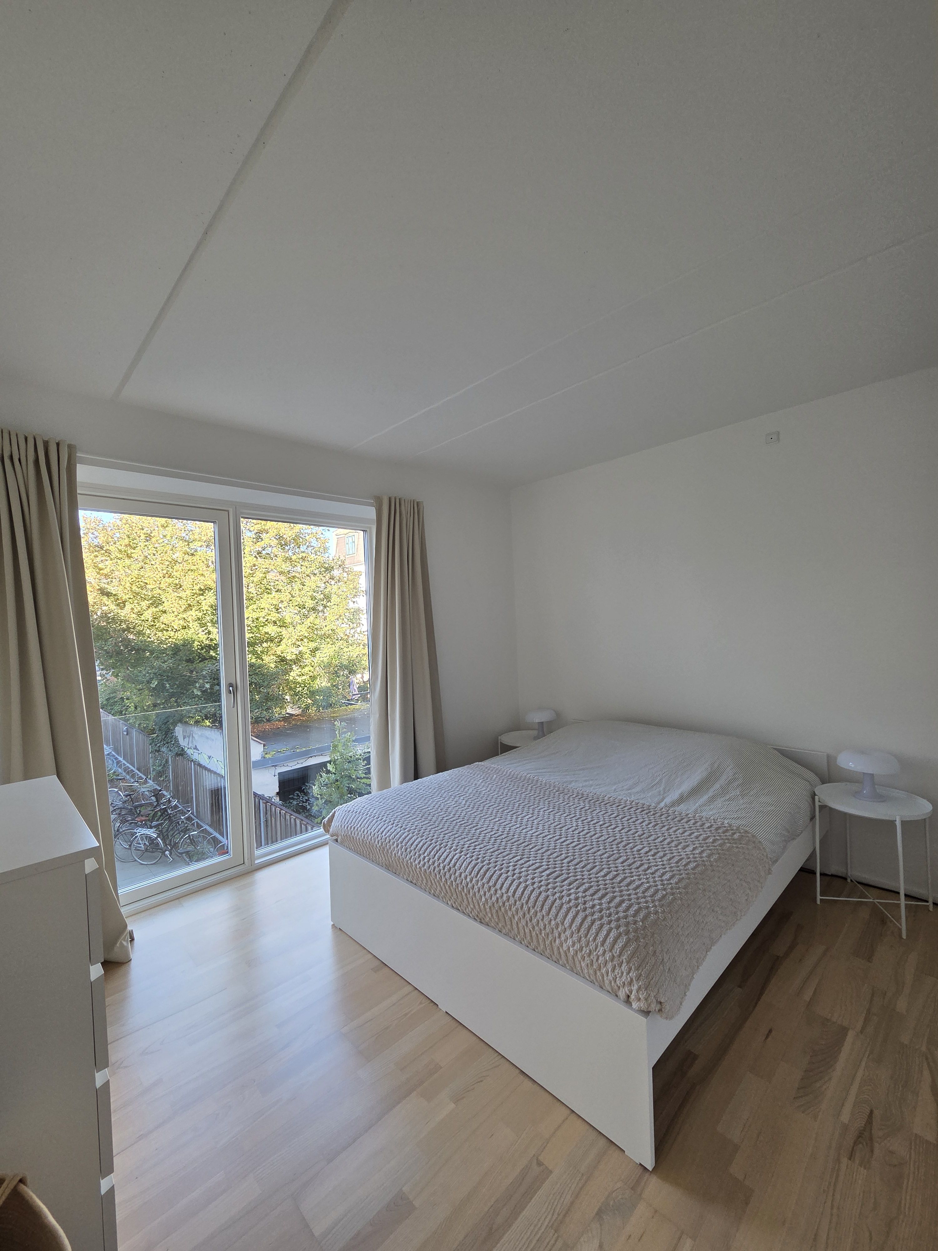 Nyere 3 værelses med lækker tagterrasse