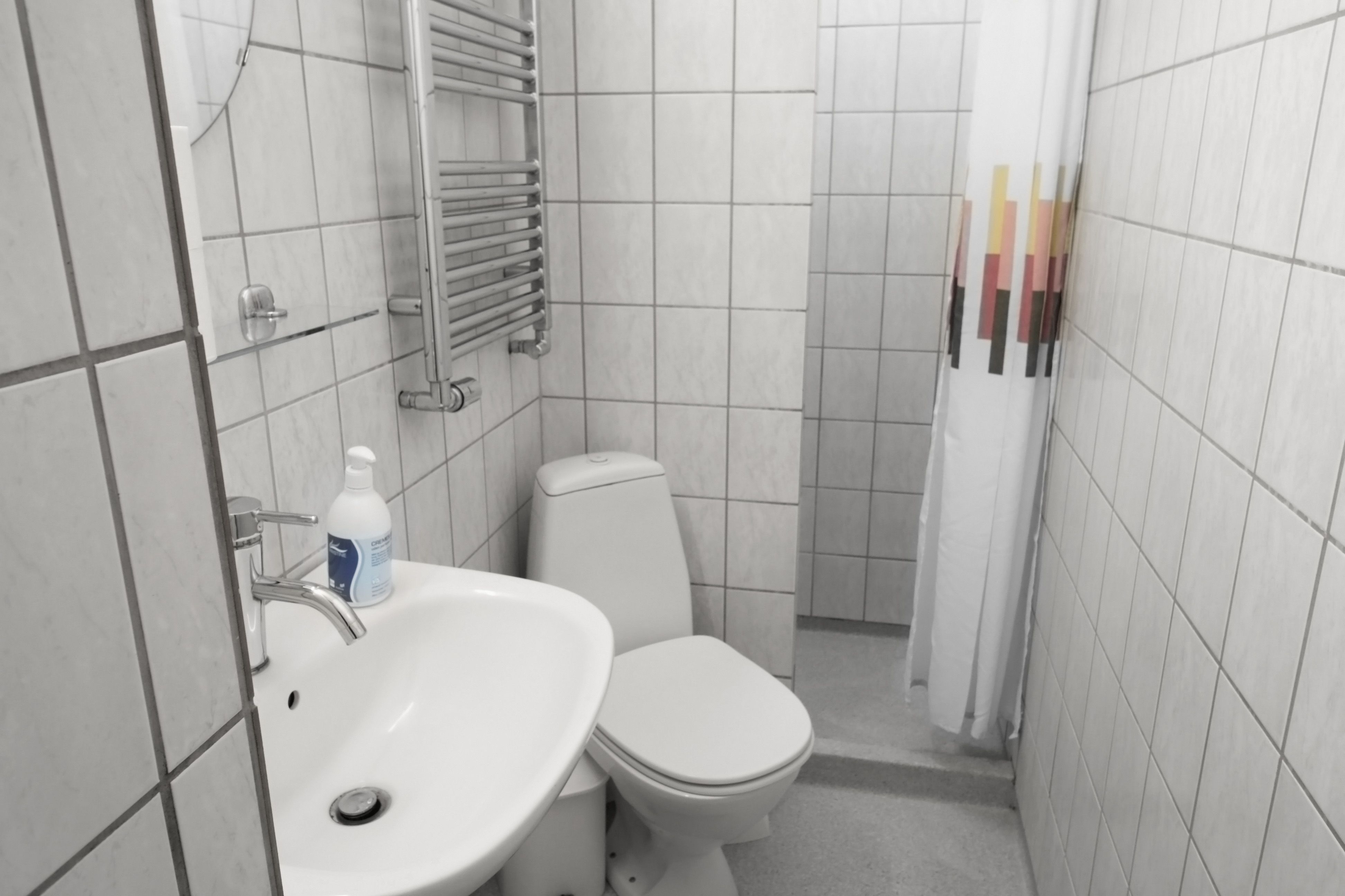 Nyistandsat og charmerende lejlighed i Ø-kvarteret / furnished and charming apartment 
