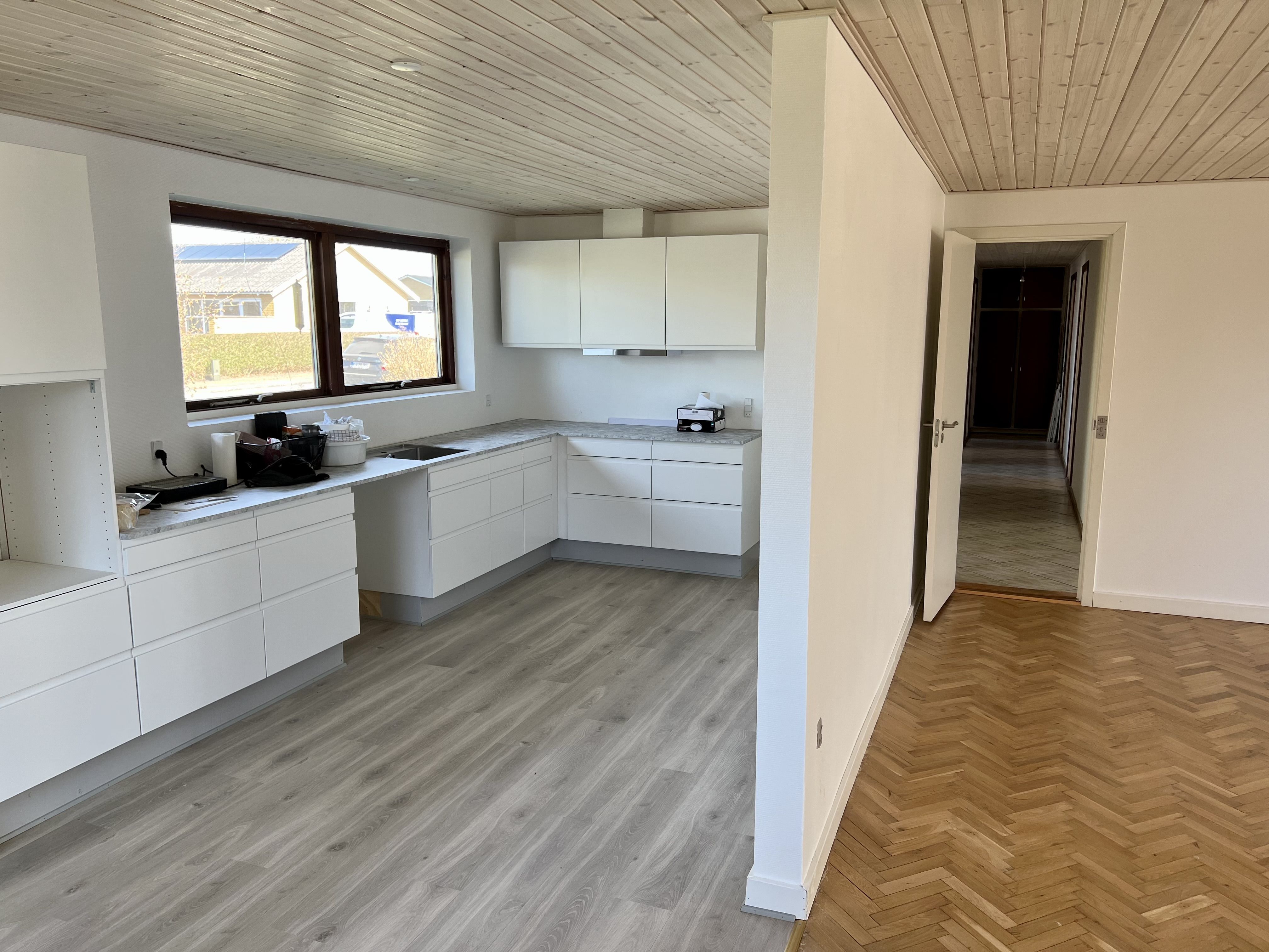Rummelig villa med nyt køkken i rolige omgivelser