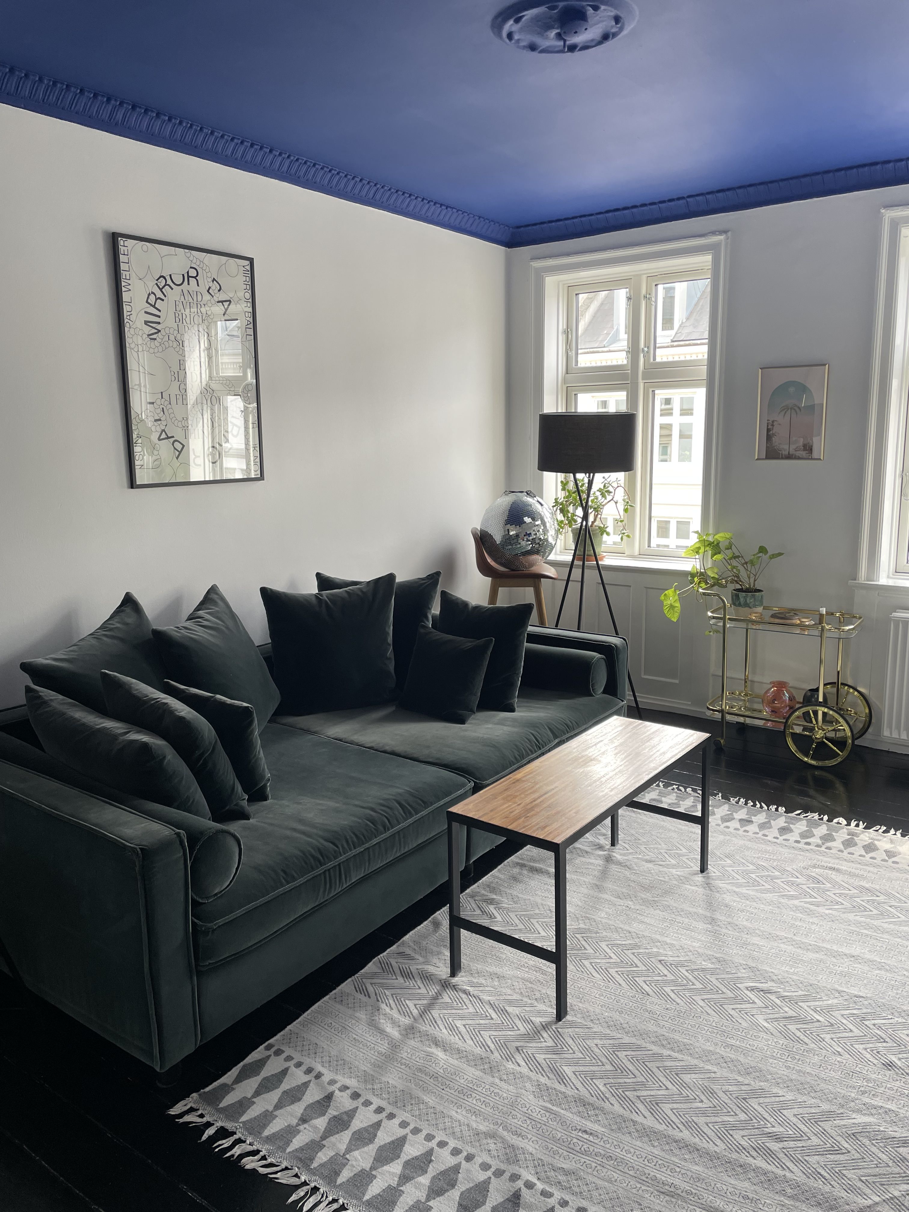 Perfekt location, great light, beautiful space