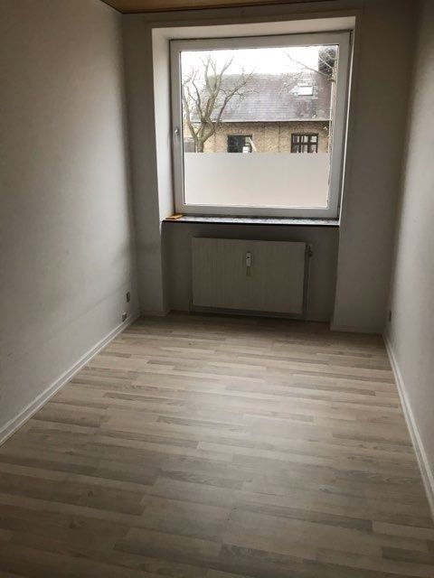 Nyistandsat 2-værelses lejlighed tæt på centrum i Vrå 