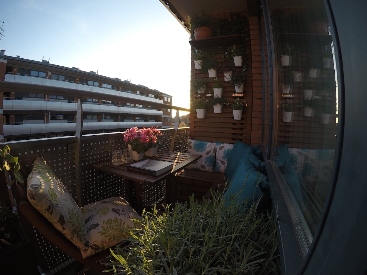 Furnished 67 m² (2-room apartment), with two balconies and elevator, Nørrebro