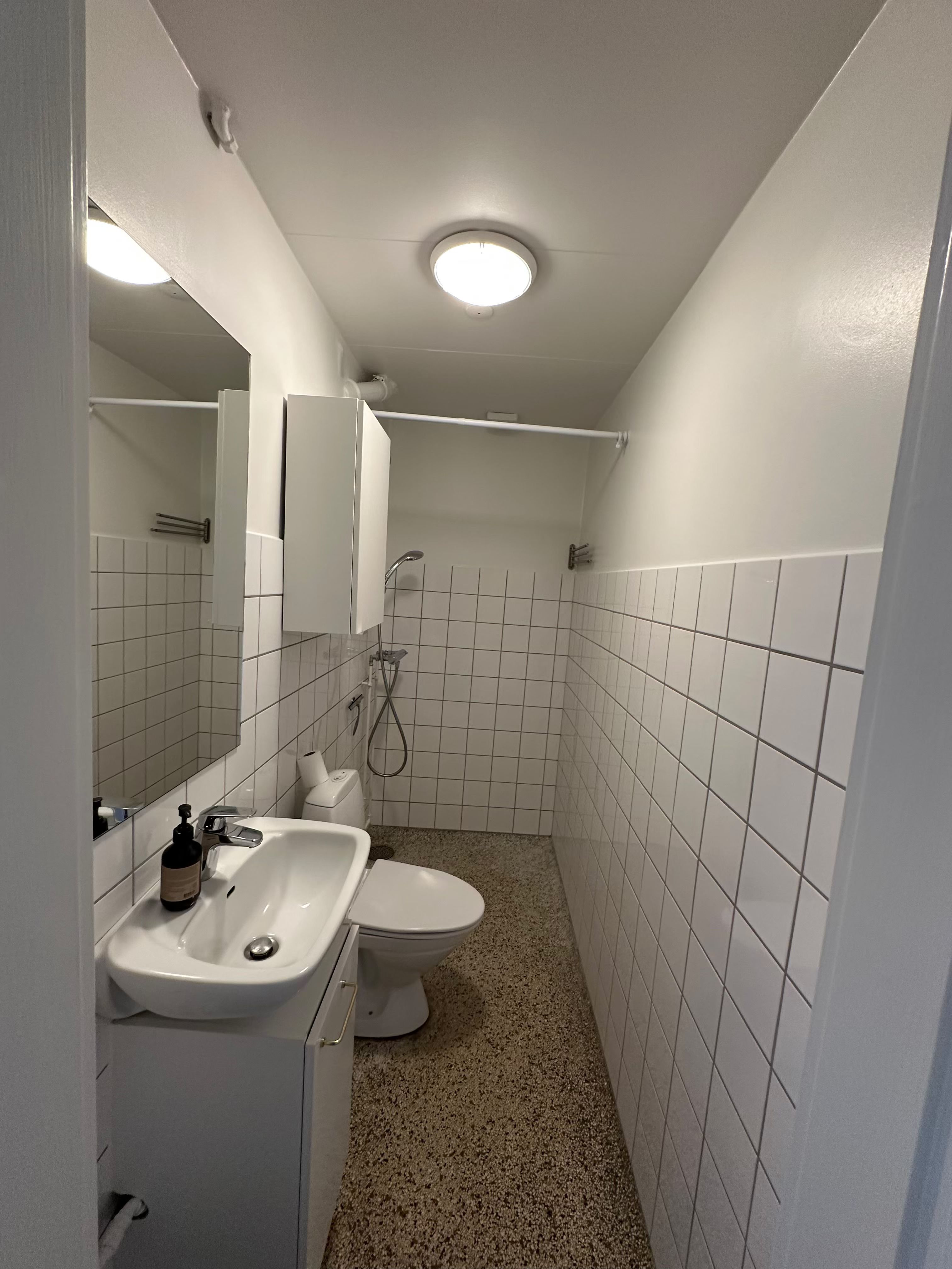Attraktiv 2-værelses lejlighed med altan i centrum