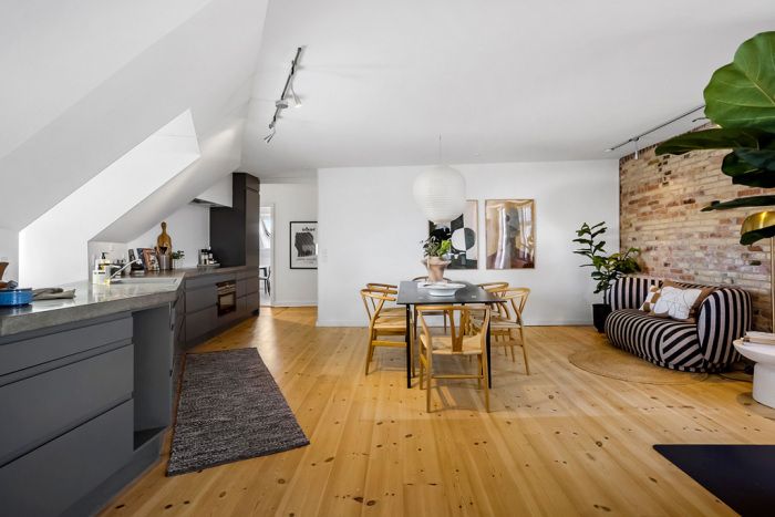 Unik lejlighed på Frederiksberg med altan og charme