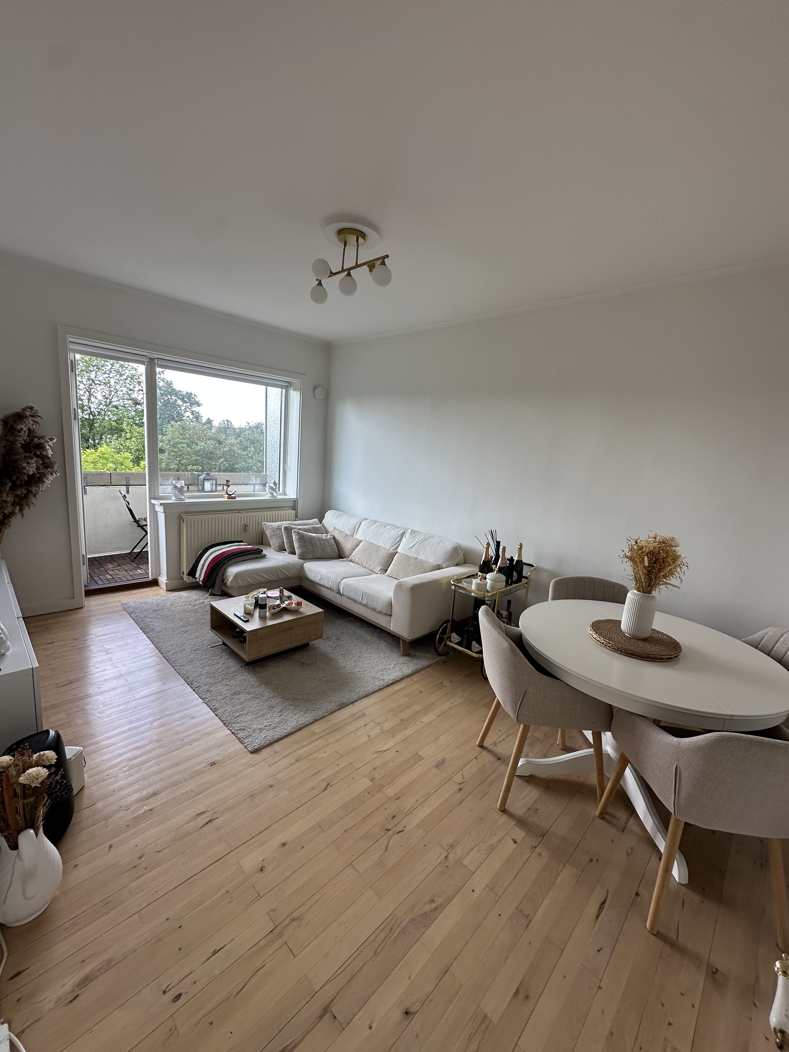 Bright, Fully Furnished Apartment in Frederiksberg with Balcony