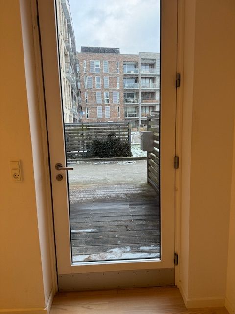 Kanallejlighed i 3 plan med egen terrasse og ponton