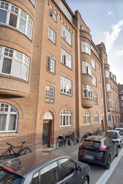 social barbering kontanter 3 værelses på Frederiksbjerg - 80 m² - 9.300 kr